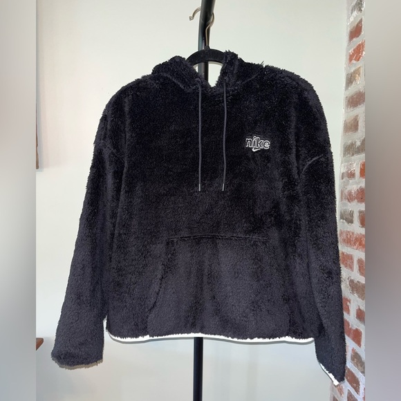 NIKE NSW WOMEN SOFT PLUSH FAUX FUR HOODIE CU6425-010 NWT | size Medium - Picture 1 of 8